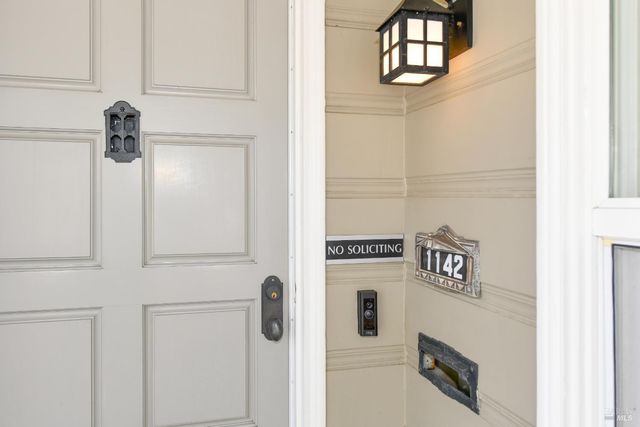 1142 Legion Ave, Napa, CA 94559