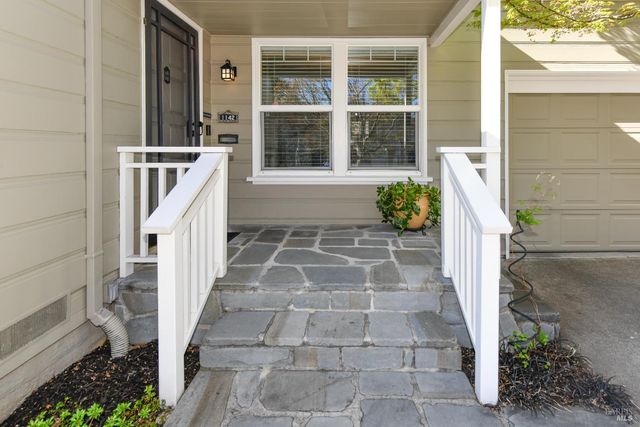 1142 Legion Ave, Napa, CA 94559