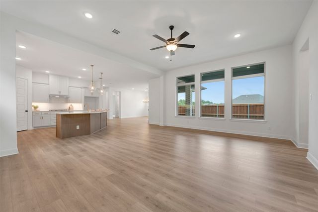 2090 Spotted Fawn Drive, Arlington, TX 76005
