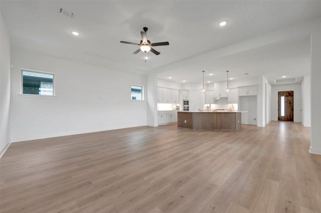 2090 Spotted Fawn Drive, Arlington, TX 76005