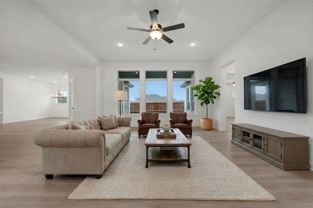 2090 Spotted Fawn Drive, Arlington, TX 76005