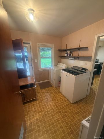 25626 Dunbar Street, Southfield, MI 48033