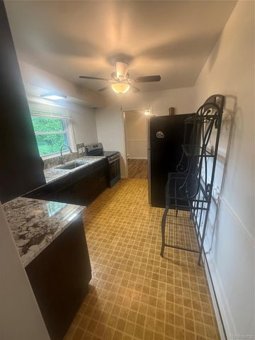 25626 Dunbar Street, Southfield, MI 48033