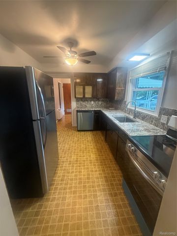 25626 Dunbar Street, Southfield, MI 48033