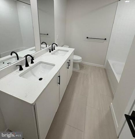 20 GRAYSON LN, Downingtown, PA 19335