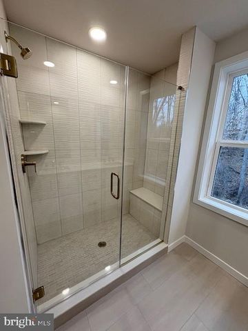 20 GRAYSON LN, Downingtown, PA 19335