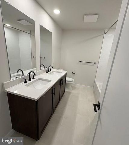 20 GRAYSON LN, Downingtown, PA 19335