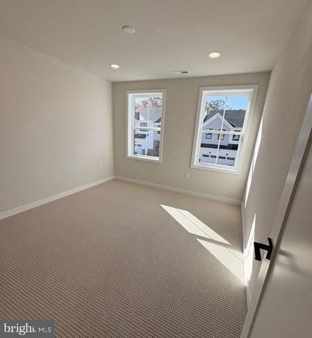 20 GRAYSON LN, Downingtown, PA 19335