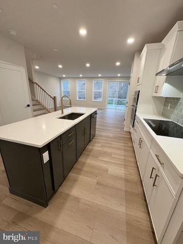 20 GRAYSON LN, Downingtown, PA 19335