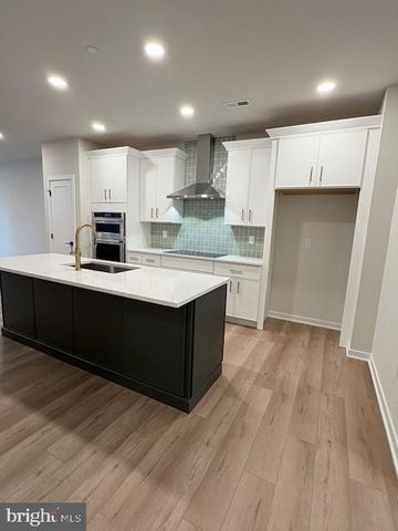 20 GRAYSON LN, Downingtown, PA 19335