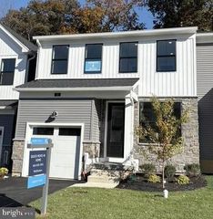 20 GRAYSON LN, Downingtown, PA 19335