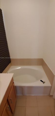 652 NE 191st Terrace 0, Miami, FL 33179