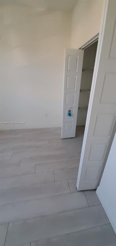 652 NE 191st Terrace 0, Miami, FL 33179