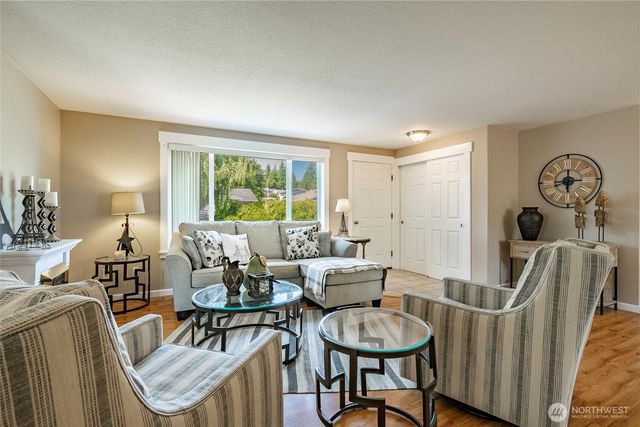 8160 Kayak Way, Blaine, WA 98230
