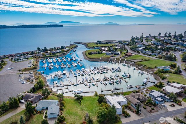 8160 Kayak Way, Blaine, WA 98230