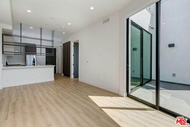 3833 Dunn 403, Culver City, CA 90232