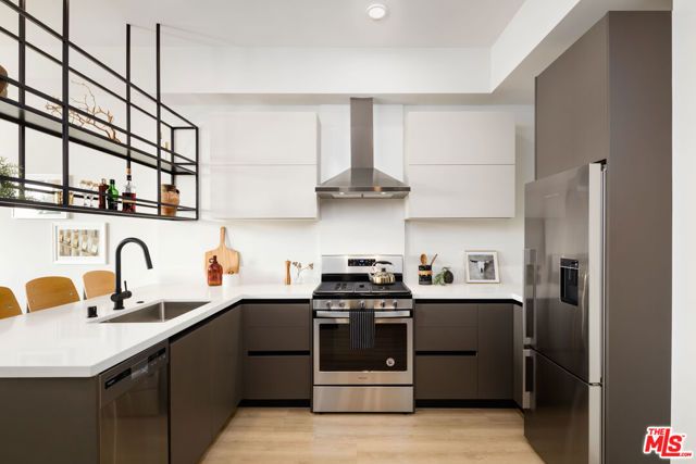 3833 Dunn 403, Culver City, CA 90232