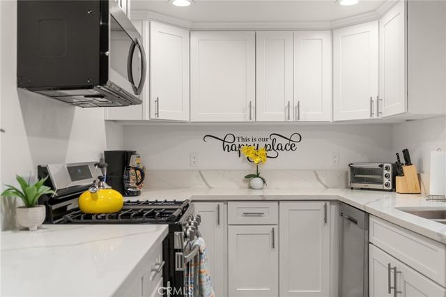 7516 Avalon, Los Angeles, CA 90003