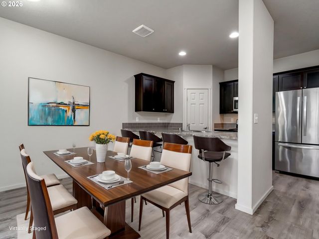 1427 Ne 83RD Dr, Vancouver, WA 98665