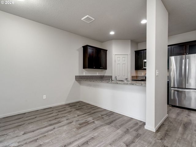 1427 Ne 83RD Dr, Vancouver, WA 98665