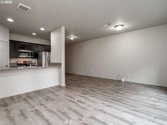 1427 Ne 83RD Dr, Vancouver, WA 98665