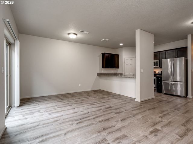 1427 Ne 83RD Dr, Vancouver, WA 98665