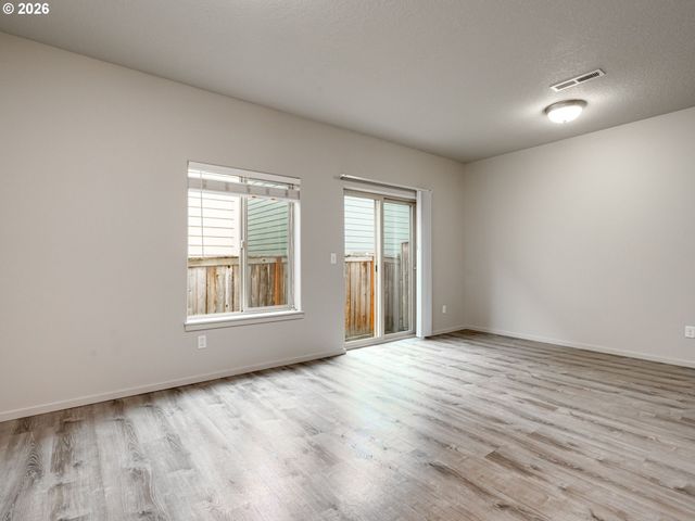 1427 Ne 83RD Dr, Vancouver, WA 98665