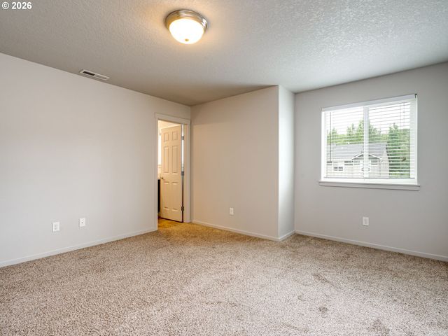 1427 Ne 83RD Dr, Vancouver, WA 98665