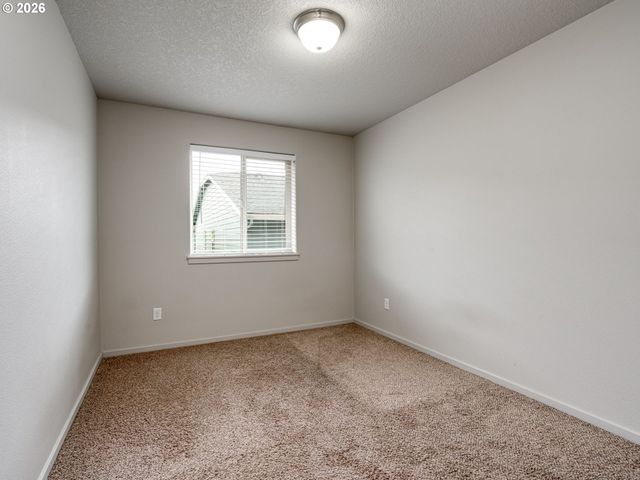 1427 Ne 83RD Dr, Vancouver, WA 98665