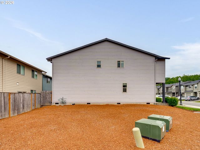 1427 Ne 83RD Dr, Vancouver, WA 98665