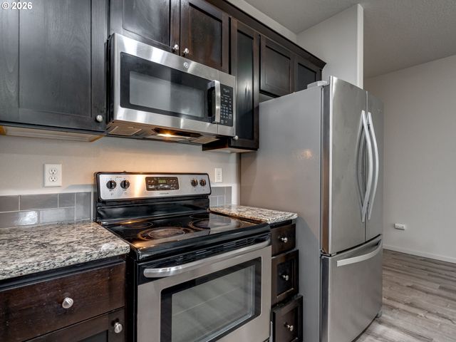 1427 Ne 83RD Dr, Vancouver, WA 98665