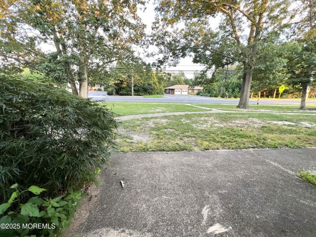 15 Briar Mills Drive, Brick, NJ 08724