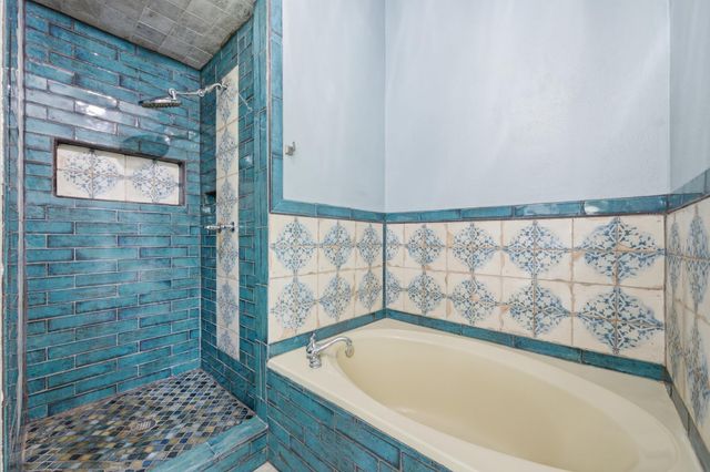 16415 Lone Wolf DR, Leander, TX 78641