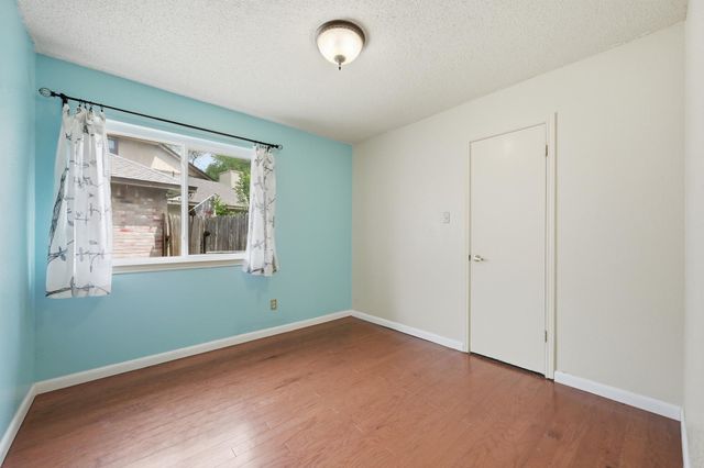 16415 Lone Wolf DR, Leander, TX 78641