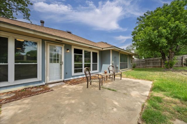 16415 Lone Wolf DR, Leander, TX 78641