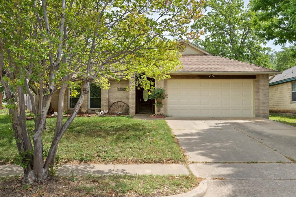 16415 Lone Wolf DR, Leander, TX 78641