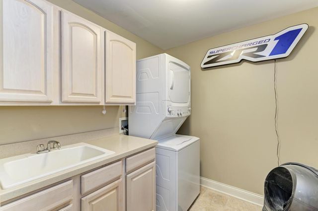 1 Itasca Place 211, Itasca, IL 60143