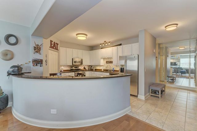 1 Itasca Place 211, Itasca, IL 60143