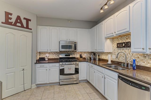 1 Itasca Place 211, Itasca, IL 60143