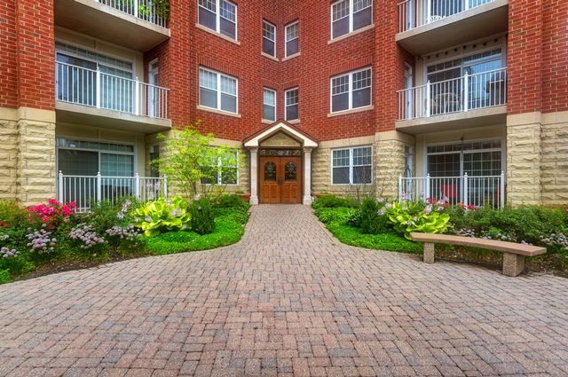 1 Itasca Place 211, Itasca, IL 60143