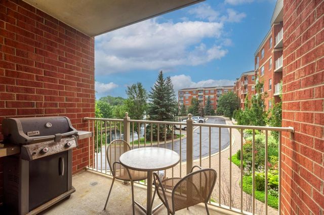 1 Itasca Place 211, Itasca, IL 60143