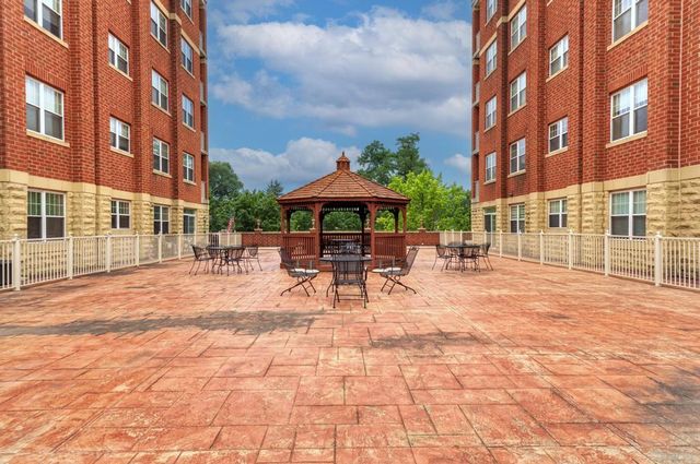 1 Itasca Place 211, Itasca, IL 60143
