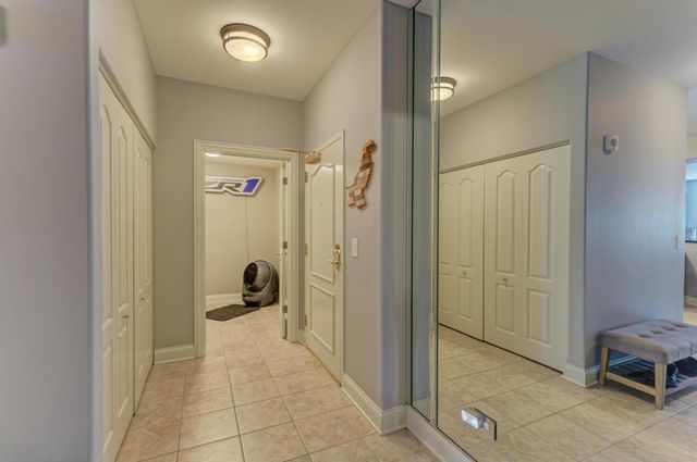 1 Itasca Place 211, Itasca, IL 60143