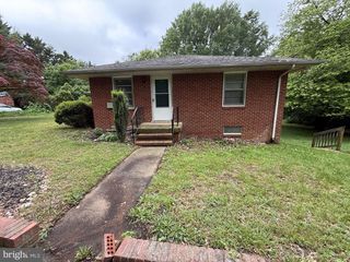 117 COURTLAND DR #2, Fredericksburg, VA 22401
