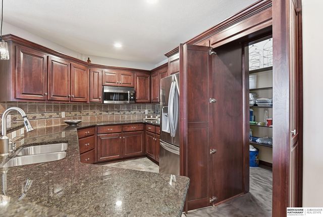 24920 Farnam Circle, Waterloo, NE 68069