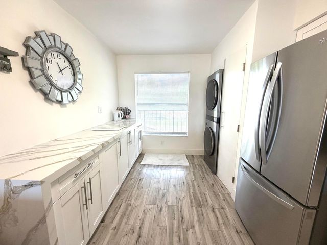 4550 NW 18th Avenue 304, Pompano Beach, FL 33064