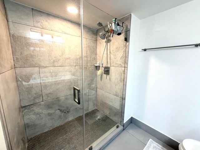 4550 NW 18th Avenue 304, Pompano Beach, FL 33064