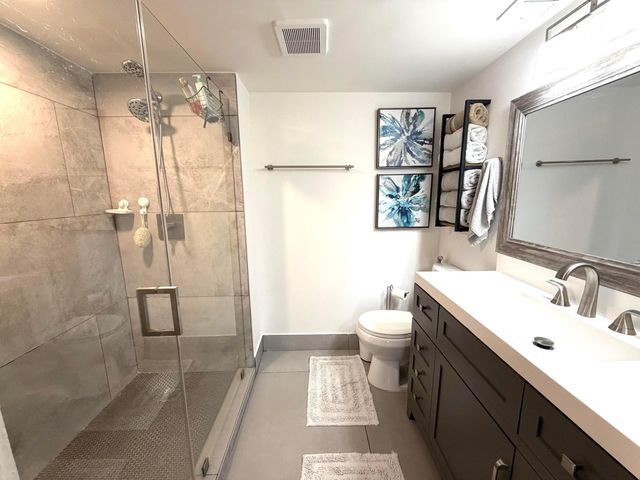 4550 NW 18th Avenue 304, Pompano Beach, FL 33064