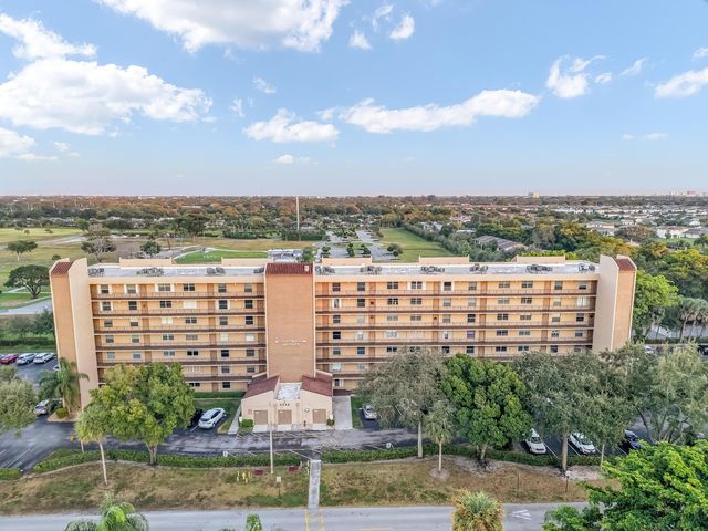 4550 NW 18th Avenue 304, Pompano Beach, FL 33064
