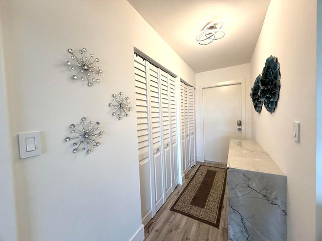 4550 NW 18th Avenue 304, Pompano Beach, FL 33064